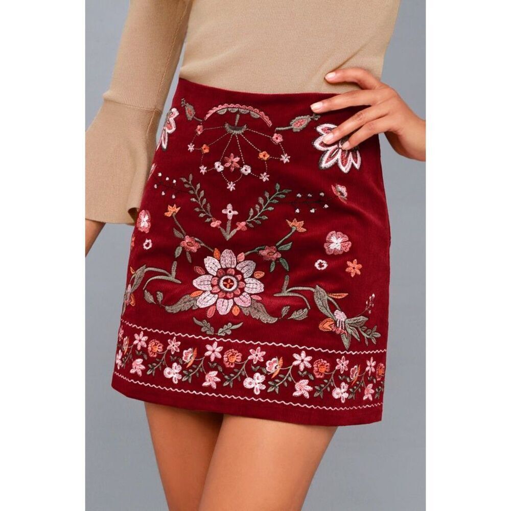 Lulu's Mountain High Dark Red w/Floral Embroidery Corduroy Mini Skirt sz Large
